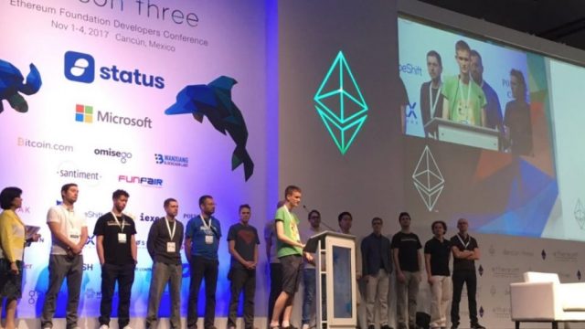 Présentation de Vitalik Buterin pendant la Devcon3