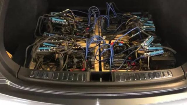 Miner des crypto-monnaies Tesla