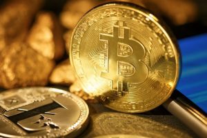 Pièces de Bitcoin et de Litecoin