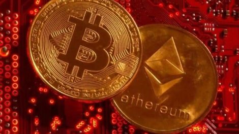 Pièces de Bitcoin et d'Ethereum